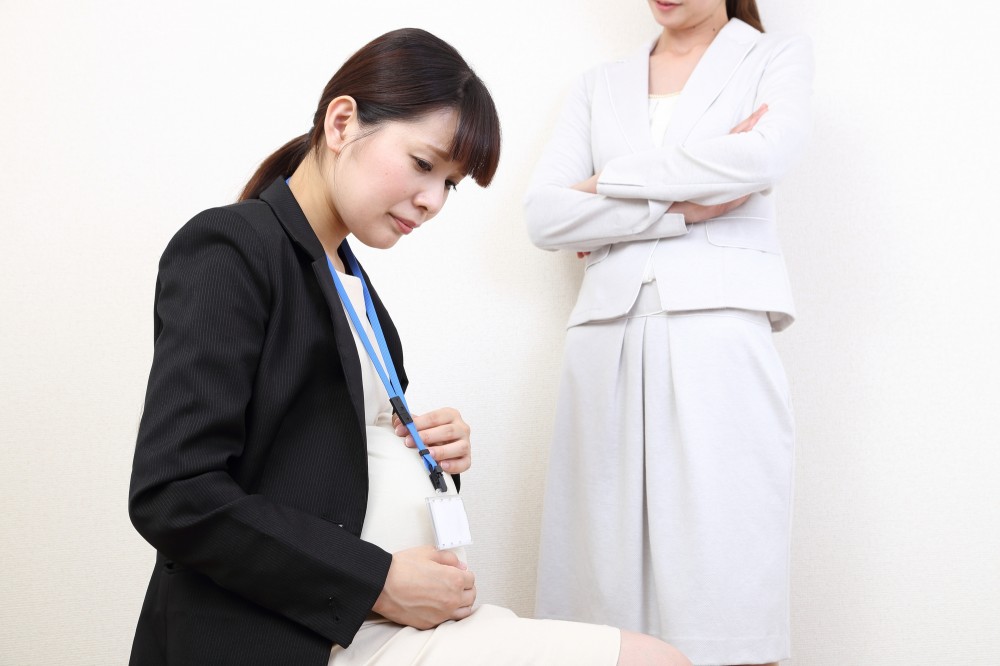 嫉妬などの複雑な感情もあるのでしょうが・・・。どうすればなくなるか、根本的な解決方法を当事者以外も考える必要があると思います