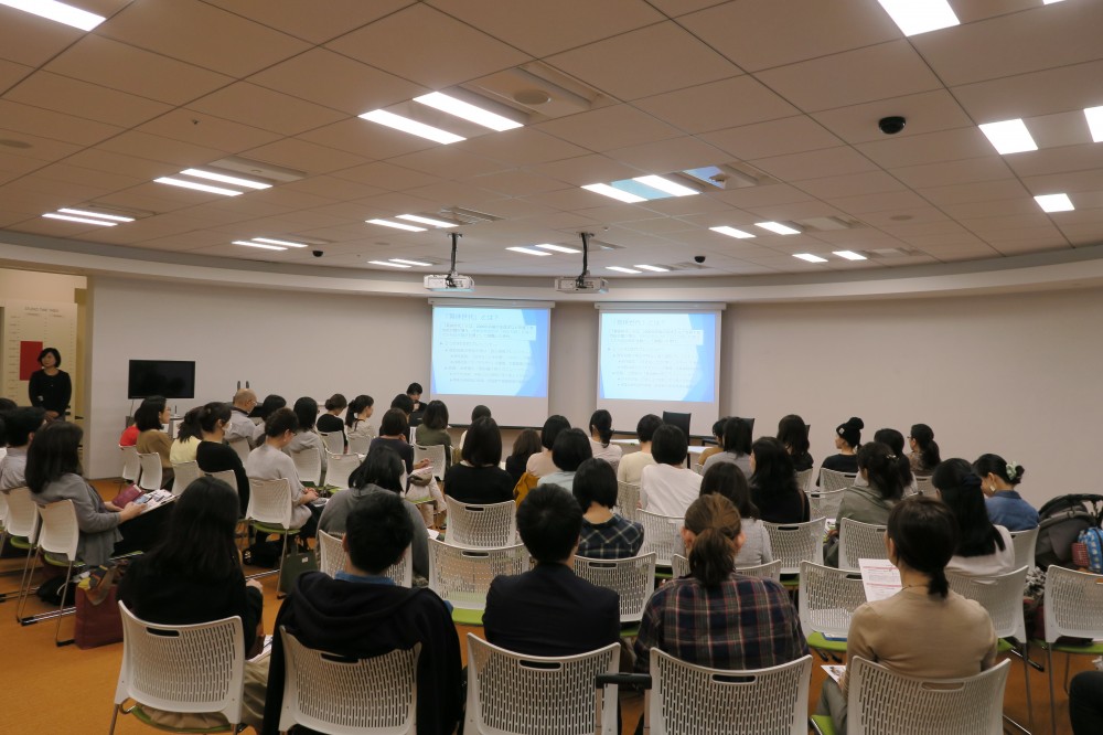この日のイベント、実は有料。それだけに聴いている姿もみなさん真剣です。