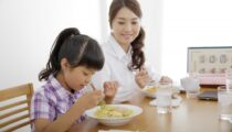 子育て世帯の外食「週に何回行くの？１回の金額は？」を調査！